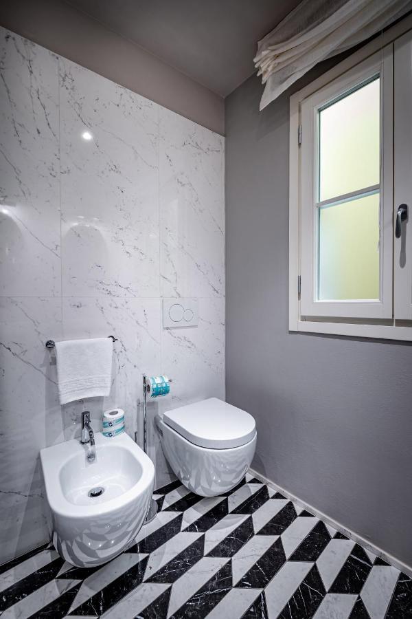 Hs4U Ricasoli Luxury Apartment Near Duomo N. 3 Florens Exteriör bild